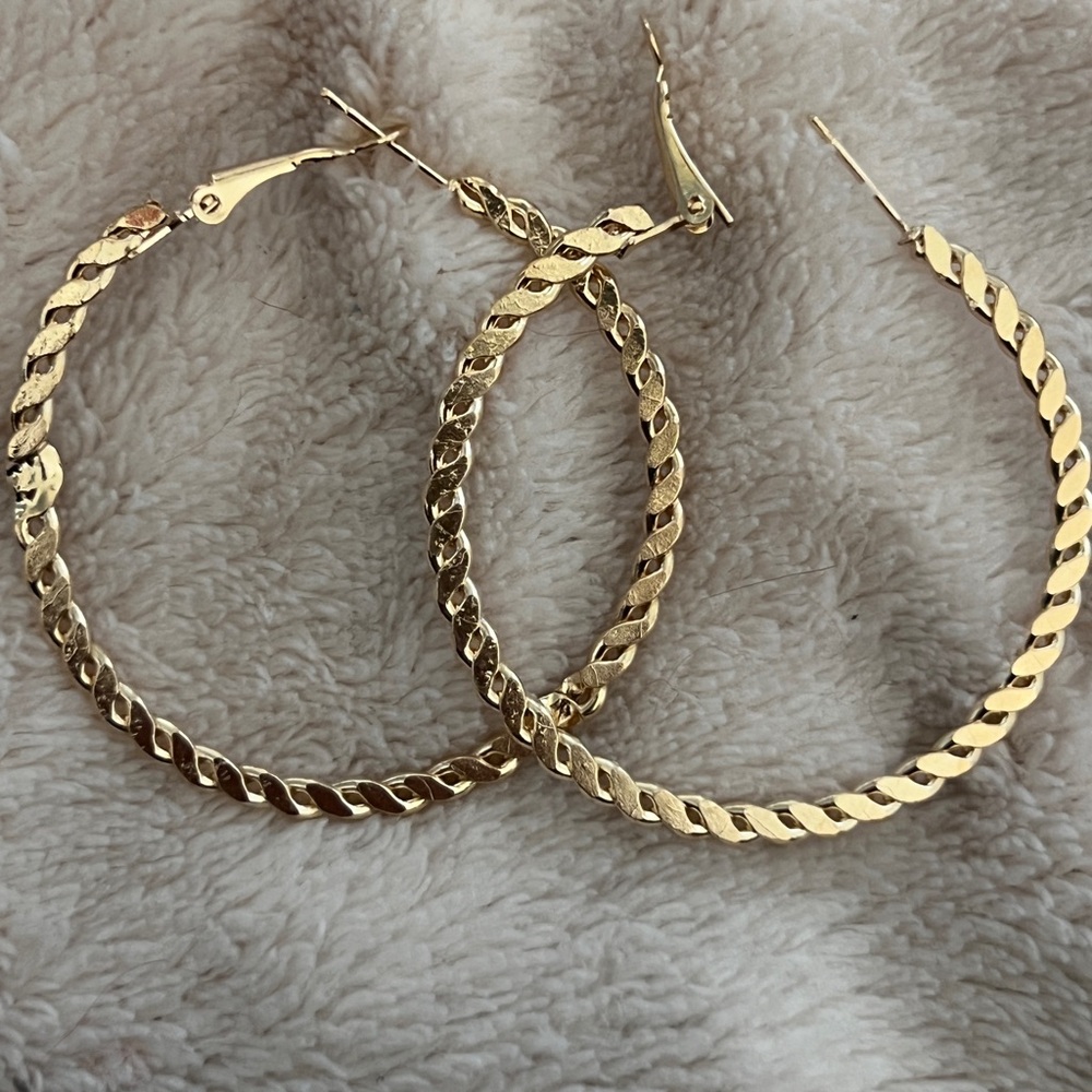 gold flat chain link hoops